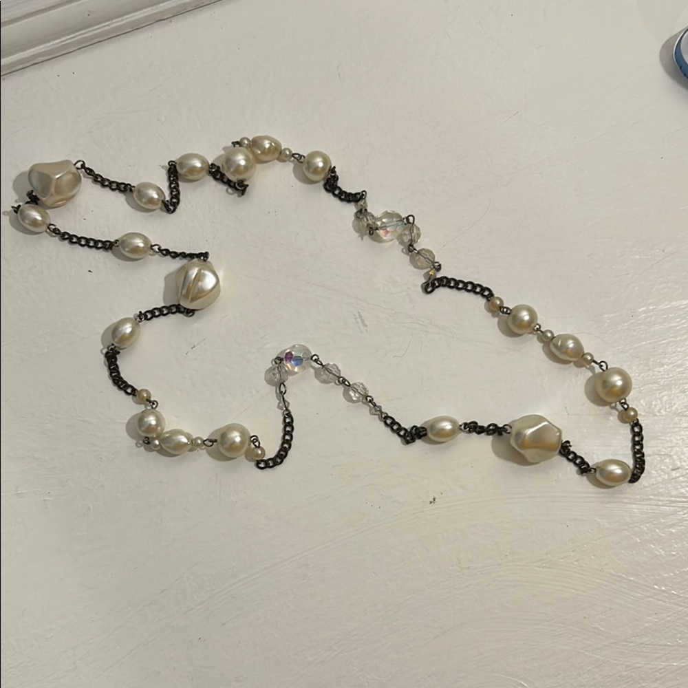 Faux Pearl Necklace with Metal Chain Design